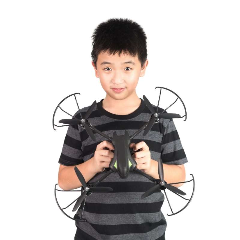 niño-con-dron